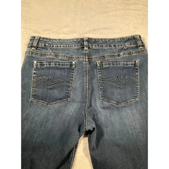 White House black market size 14 - Picture 4 of 4